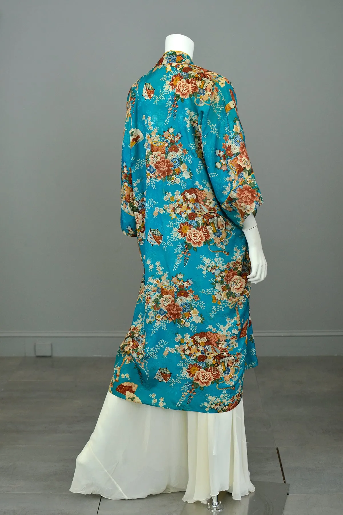 1940s Hand Printed Rayon Kimono Robe made in Japan
