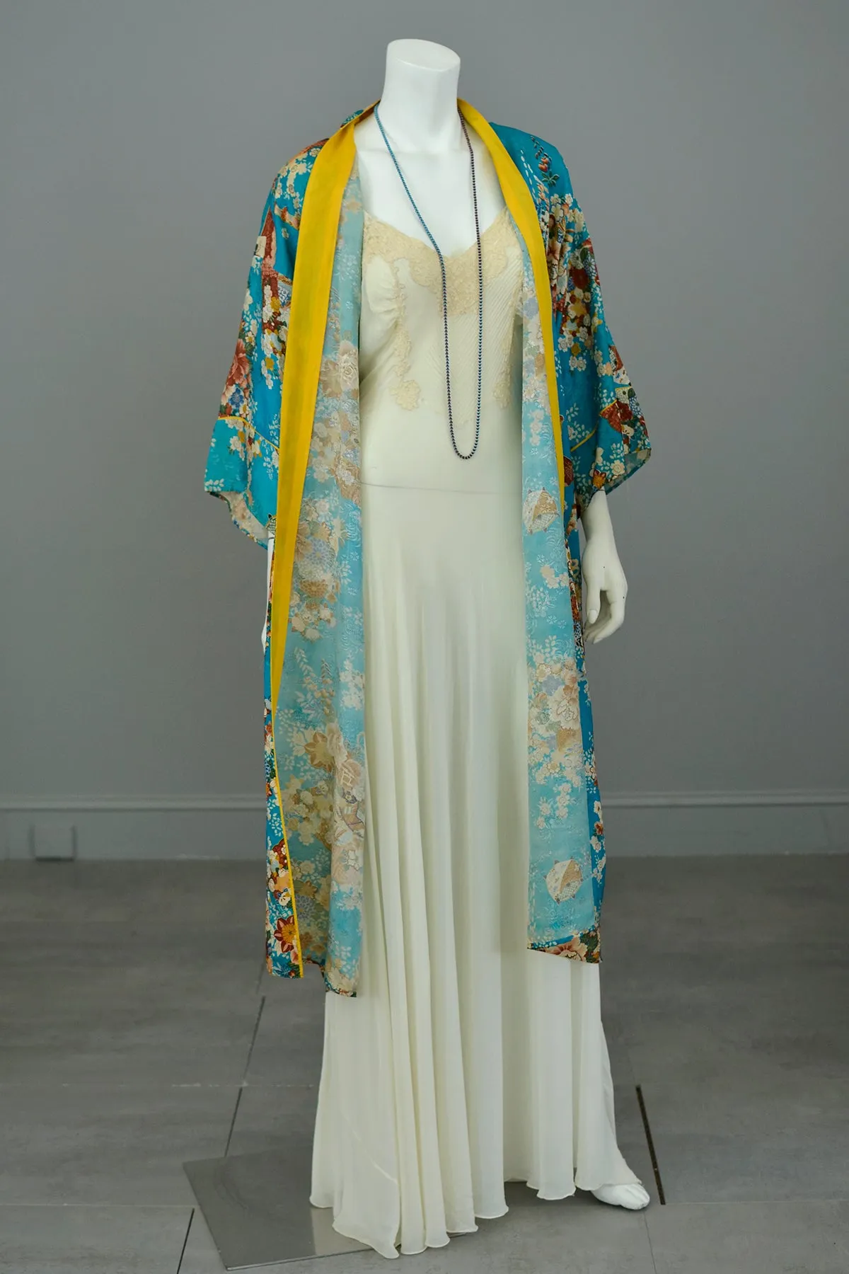 1940s Hand Printed Rayon Kimono Robe made in Japan